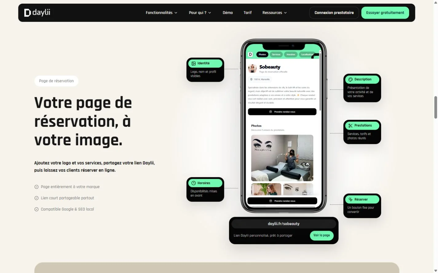 Page de réservation personnalisable présentée dans un mockup mobile